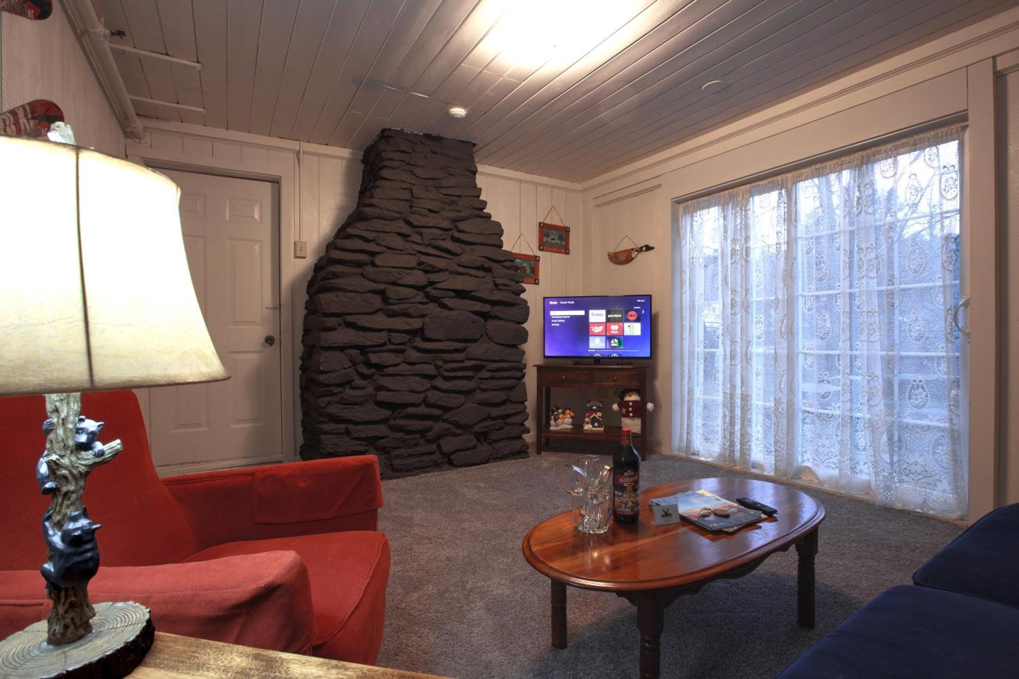 Deerfield Valley Inn - Mt Snow Dover Exterior photo